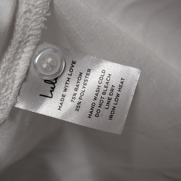 Lulu's Cropped White Button Down Shirt Size Small - Picture 3 of 4